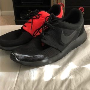 Men’s Nike Roshe Runs Athletic Shoes